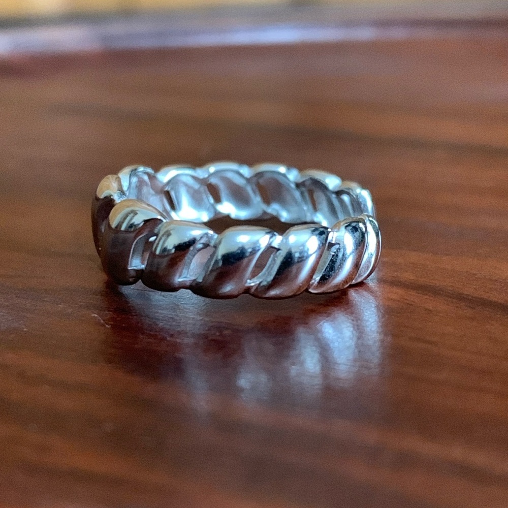 New Titanium Steel Minimalist Ring - Picture 2 of 4